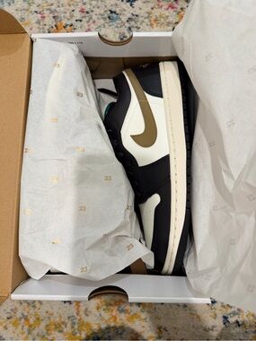 WMNS Air Jordan 1 Low — Shadow Brown / Kelp / Sail